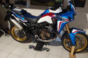 Honda Africa Twin 100 DCT TRICOLOR