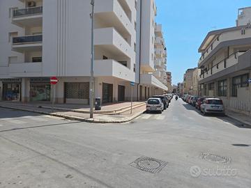 Locale commerciale di circa 340 mq