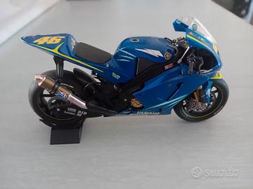 yamaha m1 valentino rossi 
