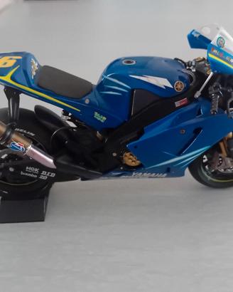 yamaha m1 valentino rossi 