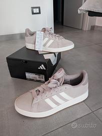 scarpe Adidas nuove n. 45