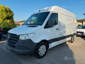 Mercedes-benz Sprinter F37/33 311 CDI RWD TA Furgo