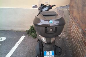 Beverly 300 i  con garanzia piaggio  fino a luglio