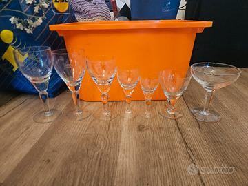 Servizio calici vintage anni 70/80 vetro lavorato 