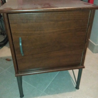 Coppia di comodini Ikea Musken marroni