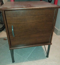 Coppia di comodini Ikea Musken marroni