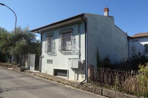 CASA SEMINDIPENDENTE A SAN GIORGIO DEL SANNIO