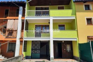 Casa indipendente a Borgofranco d'Ivrea 5 locali