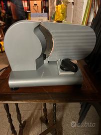 Affettatrice per uso domestico