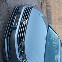 Volkswagen Passat del 2019. Tenuta benissimo