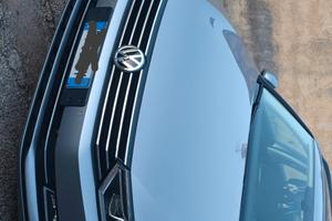 Volkswagen Passat del 2019. Tenuta benissimo