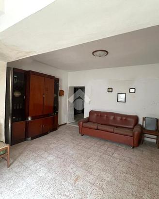 CASA DI CORTE A FALCIANO DEL MASSICO