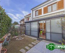 Villa a Casorate Primo Via Antonino Negri 4 locali