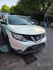 NISSAN QASHQAI DEL 2015 PER RICAMBI