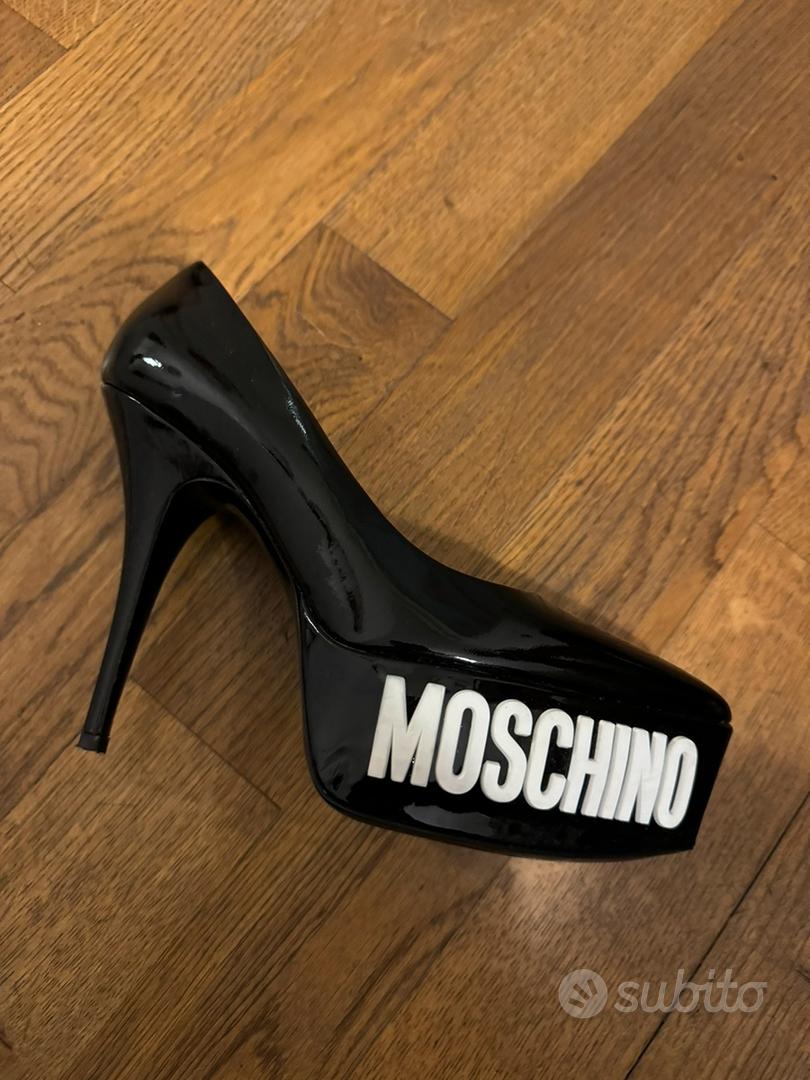 Scarpe hot sale rosse moschino