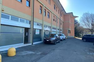 NEGOZIO A MONTICHIARI