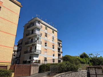 4 LOCALI A TORRE DEL GRECO