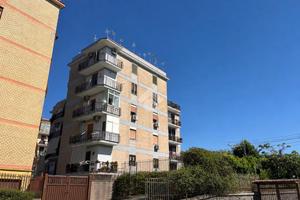 4 LOCALI A TORRE DEL GRECO