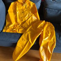 Completo in tela cerata