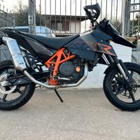 KTM 690 Supermoto depotenziata a libretto
