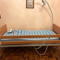 Letto da degenza per anziani e disabili