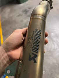 Scaricò  Akrapovic