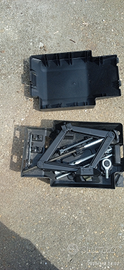 Kit attrezzi per riparazione gomme di scorta