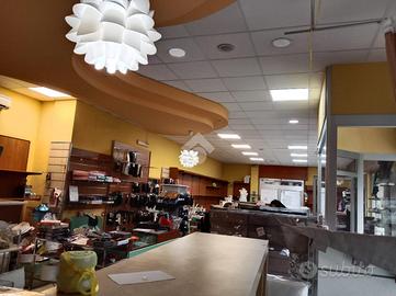 NEGOZIO A ATRIPALDA