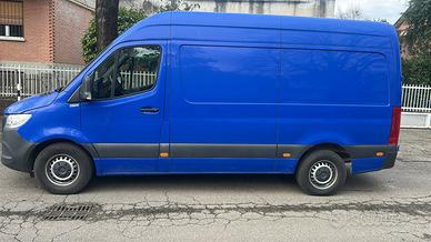 Mercedes-Benz Sprinter 2022 44.000 km RWD 84KW