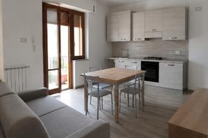 Bilocale-Prato soccorso-con balcone