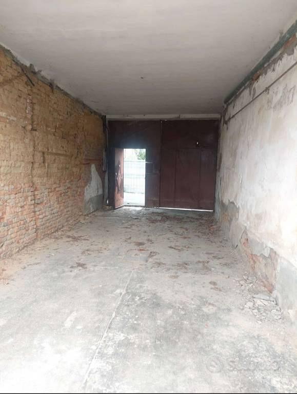 Rustico / Casale di 200 m² con 4 locali e box auto - Vista 3