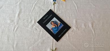 Cartolina La lettrice scomparsa Fabio Stassi