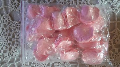 Petali di rosa finti