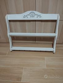 piattaia bianca stilizzata