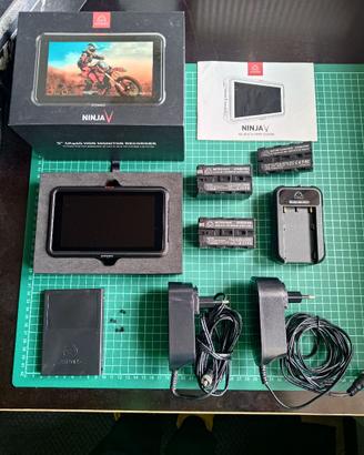 Atomos Ninja V + accessori.