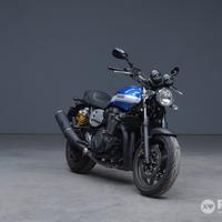 YAMAHA XJR 1300