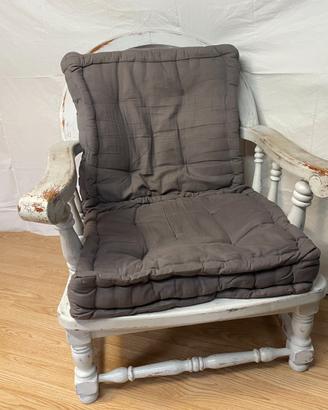 Poltrona decoupage vintage in legno con cuscino