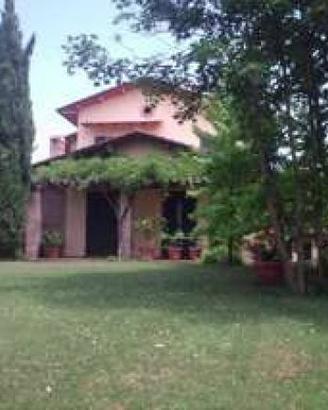 Villa di 260 m² con più di 5 locali e box auto dop