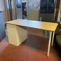 Scrivania ikea con cassetto