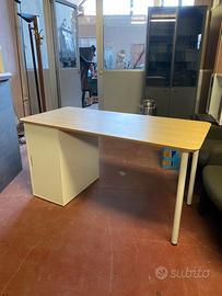Scrivania ikea con cassetto