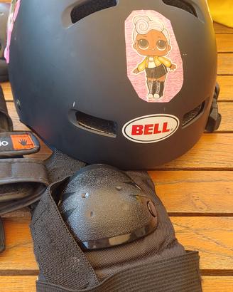 Casco Bell e 6 protezioni state bici roller 