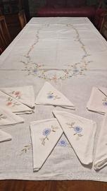 Tovaglia lino ricamata 