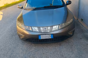 HONDA CIVIC VIII 2006   600 Euro 