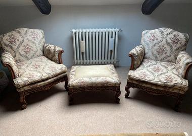 2 poltrone e pouf inizio 900