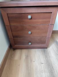 Comodino a 3 cassetti