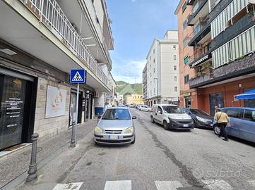 NEGOZIO A NAPOLI