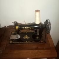 CUCITRICE ANTICA A PEDALE  REX