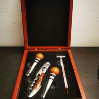 Wine set in legno