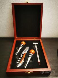 Wine set in legno