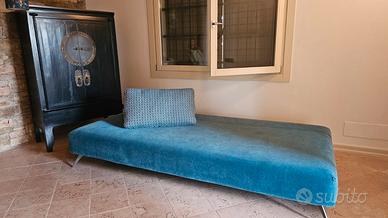 chaise longue
